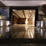 Sheraton Ocean 704 - Private Apartments